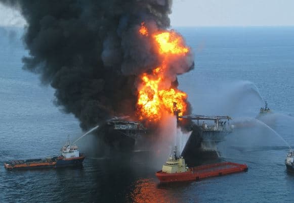 كارثة «ديب ووتر هورايزن» Deepwater Horizon .. قصة انفجار محطة نفط في خليج المكسيك